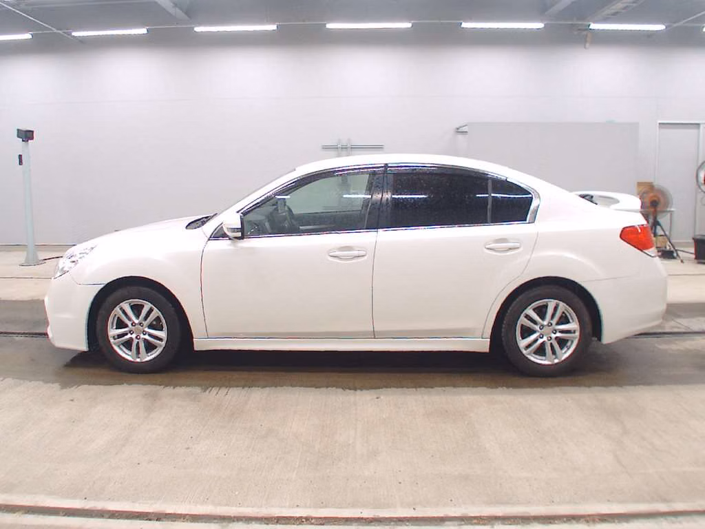 SUBARU LEGACY B4