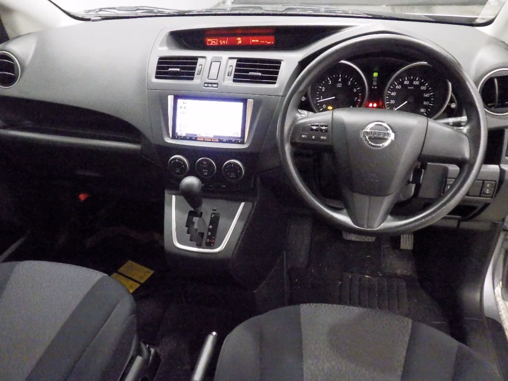 NISSAN LAFESTA