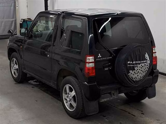 MITSUBISHI PAJERO MINI