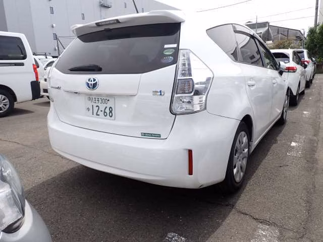 TOYOTA PRIUS ALPHA