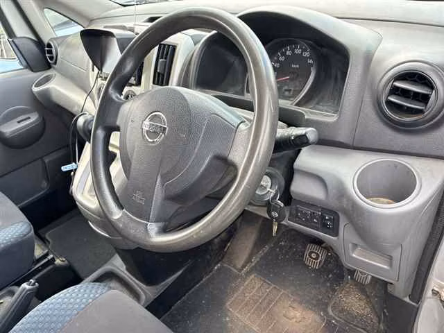NISSAN NV200