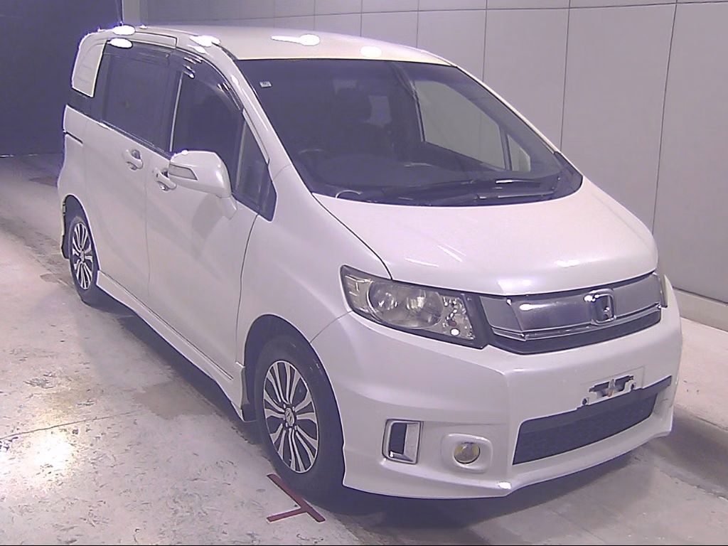 HONDA FREED SPIKE