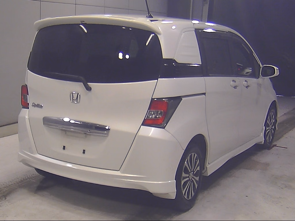 HONDA FREED SPIKE