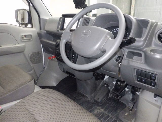 NISSAN NV100 CLIPPER