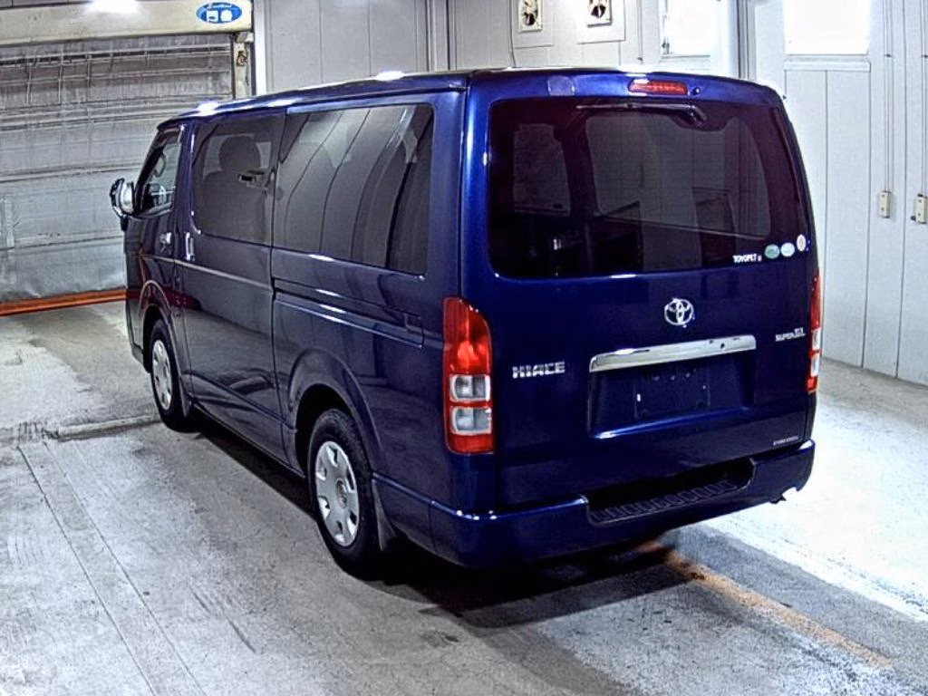 TOYOTA REGIUS ACE