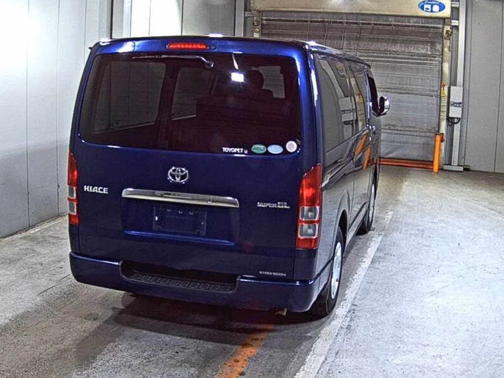 TOYOTA REGIUS ACE
