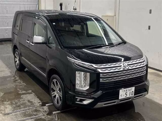 MITSUBISHI DELICA D:5