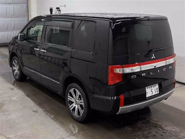 MITSUBISHI DELICA D:5
