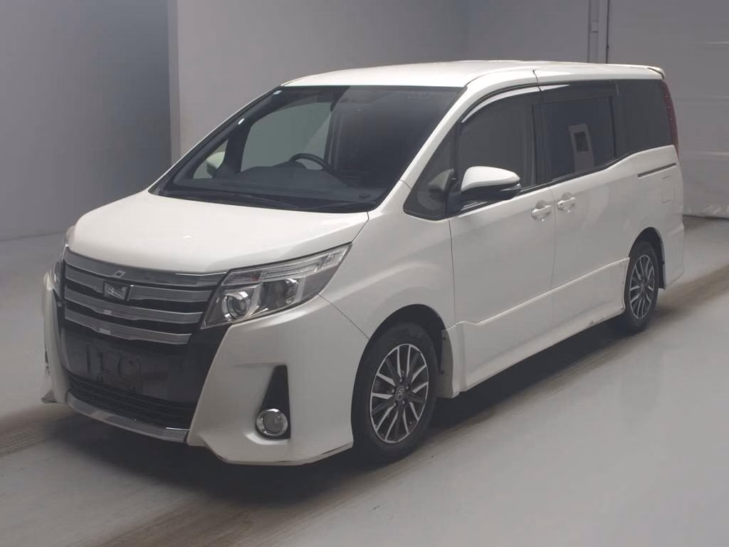 TOYOTA NOAH