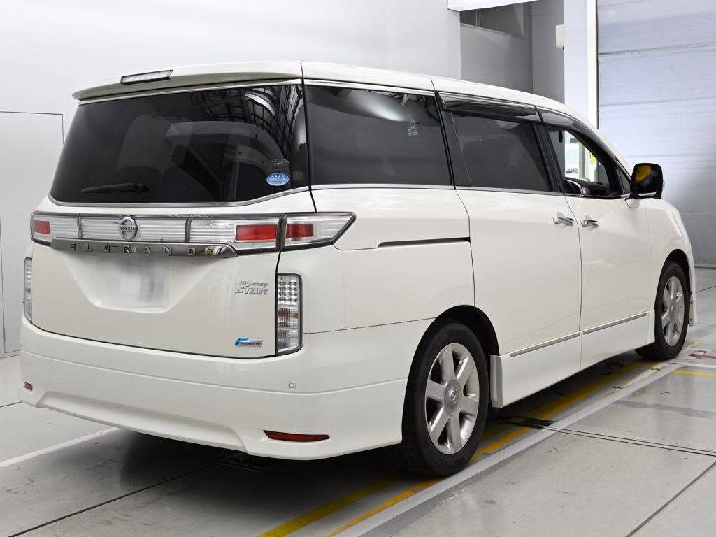 NISSAN ELGRAND