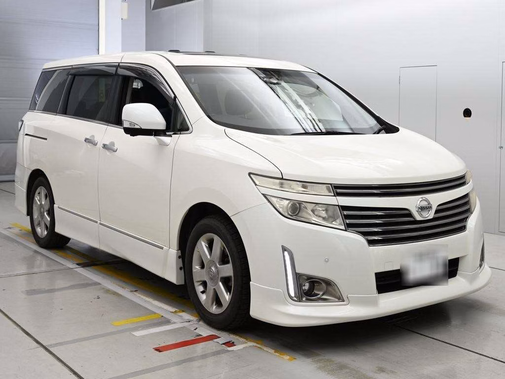 NISSAN ELGRAND