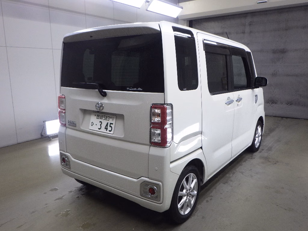 TOYOTA PIXIS MEGA