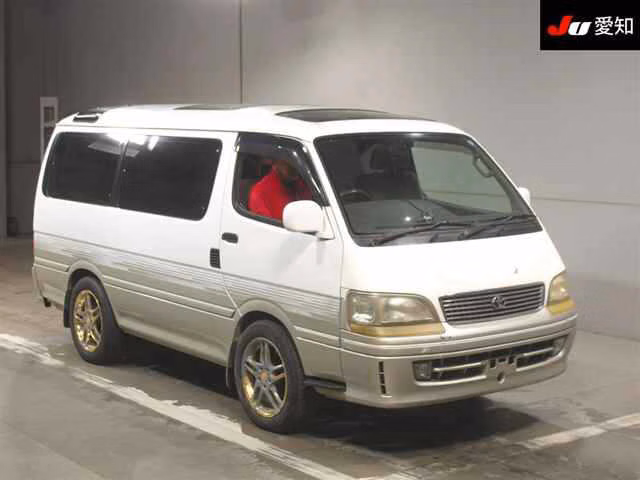 TOYOTA HIACE