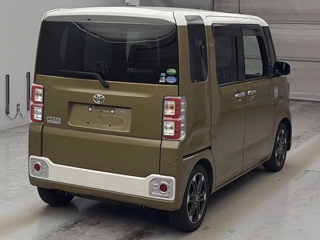 TOYOTA PIXIS MEGA