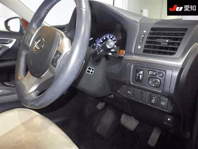 LEXUS CT200H