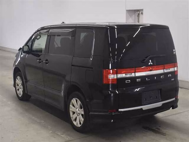 MITSUBISHI DELICA D:5