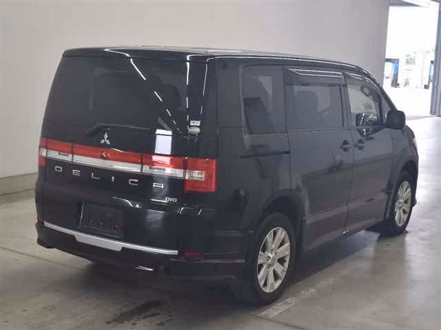 MITSUBISHI DELICA D:5