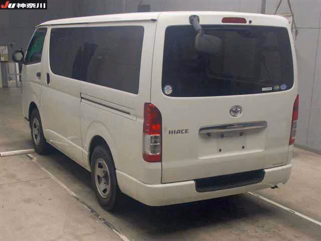 TOYOTA REGIUS ACE