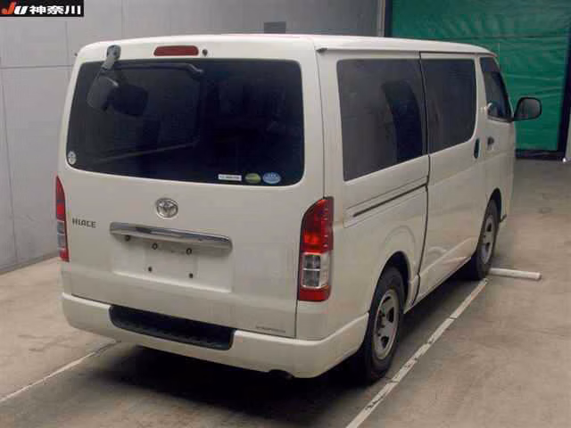 TOYOTA REGIUS ACE
