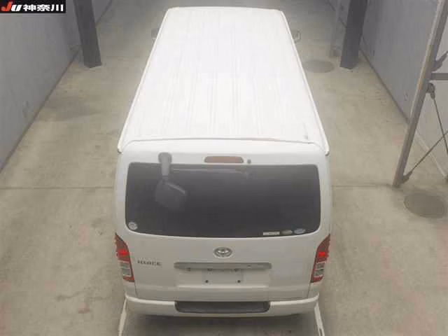TOYOTA REGIUS ACE