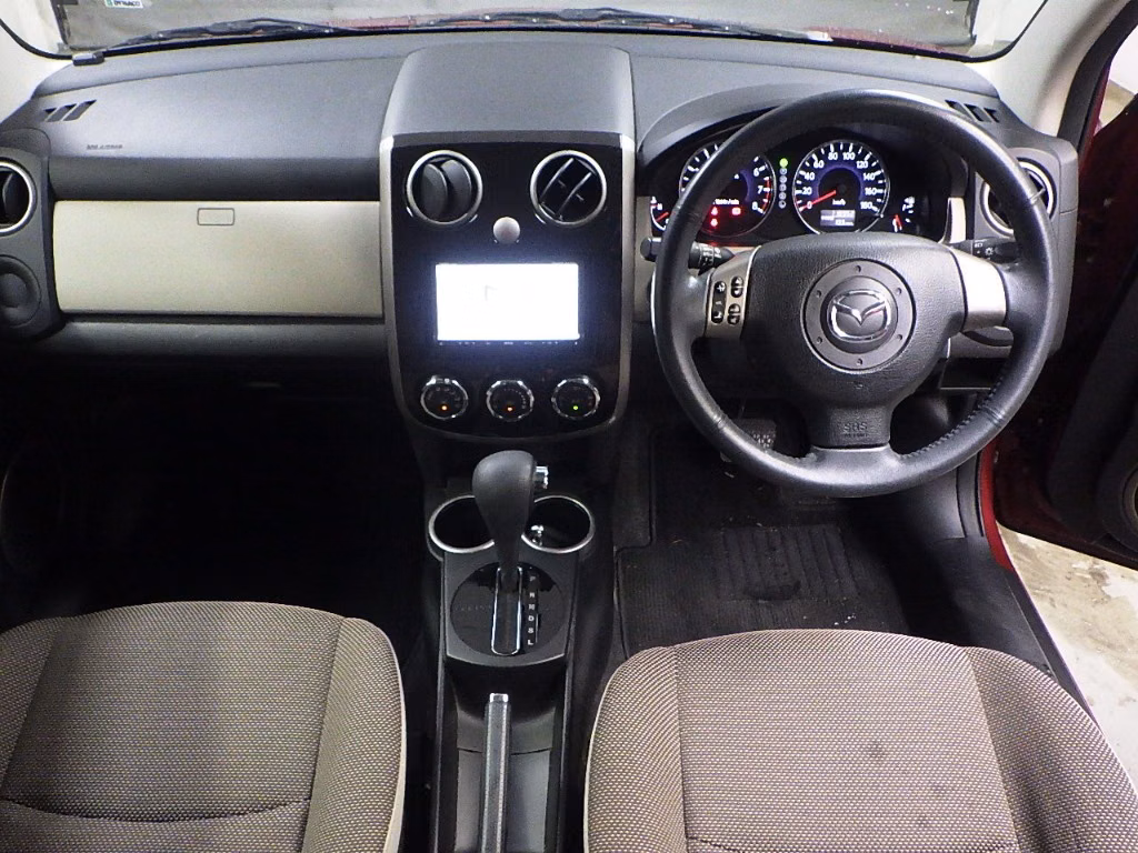 MAZDA VERISA