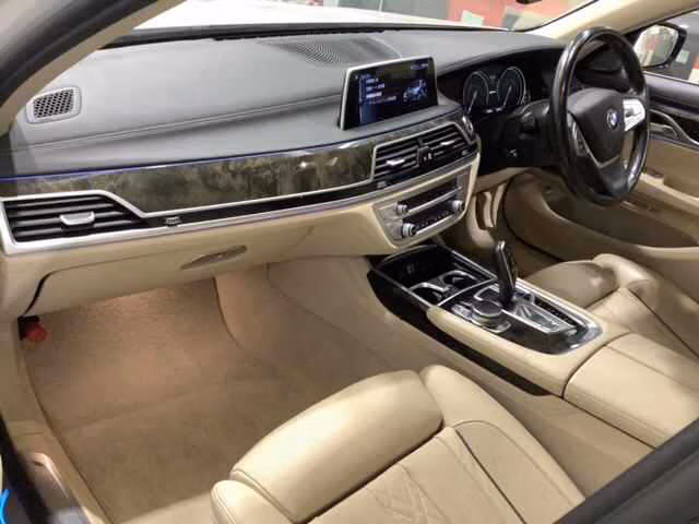 BMW 7-SERIES