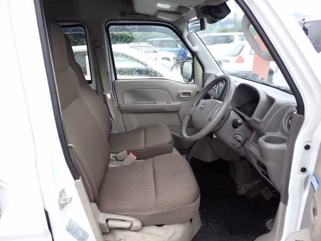 NISSAN NV100 CLIPPER