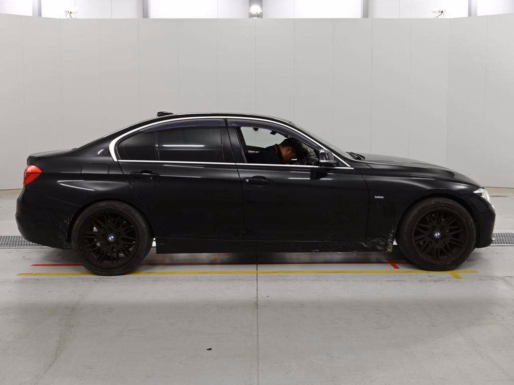 BMW 3-SERIES