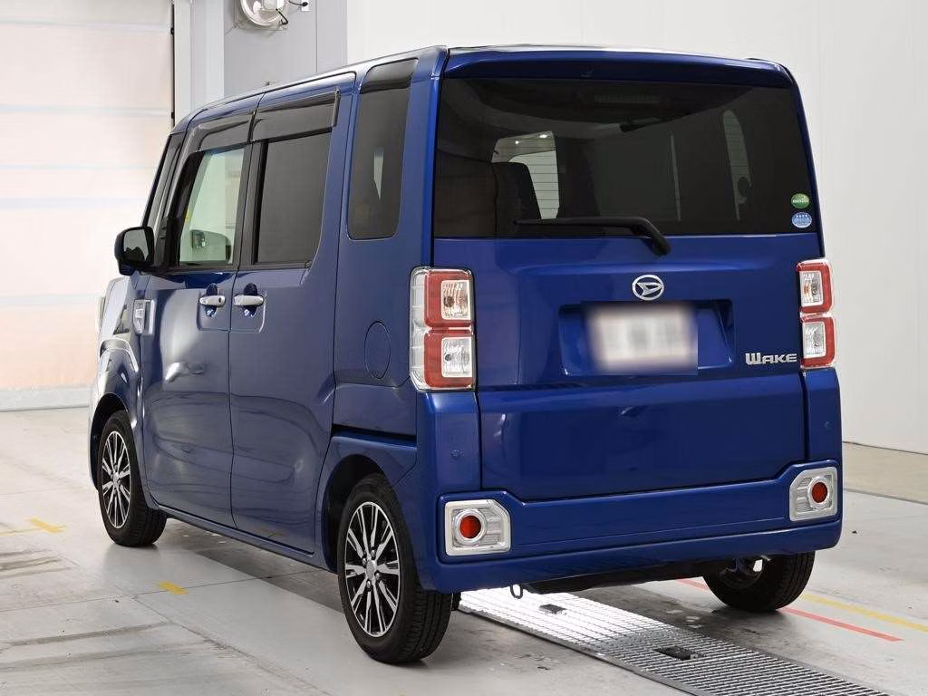 DAIHATSU WAKE