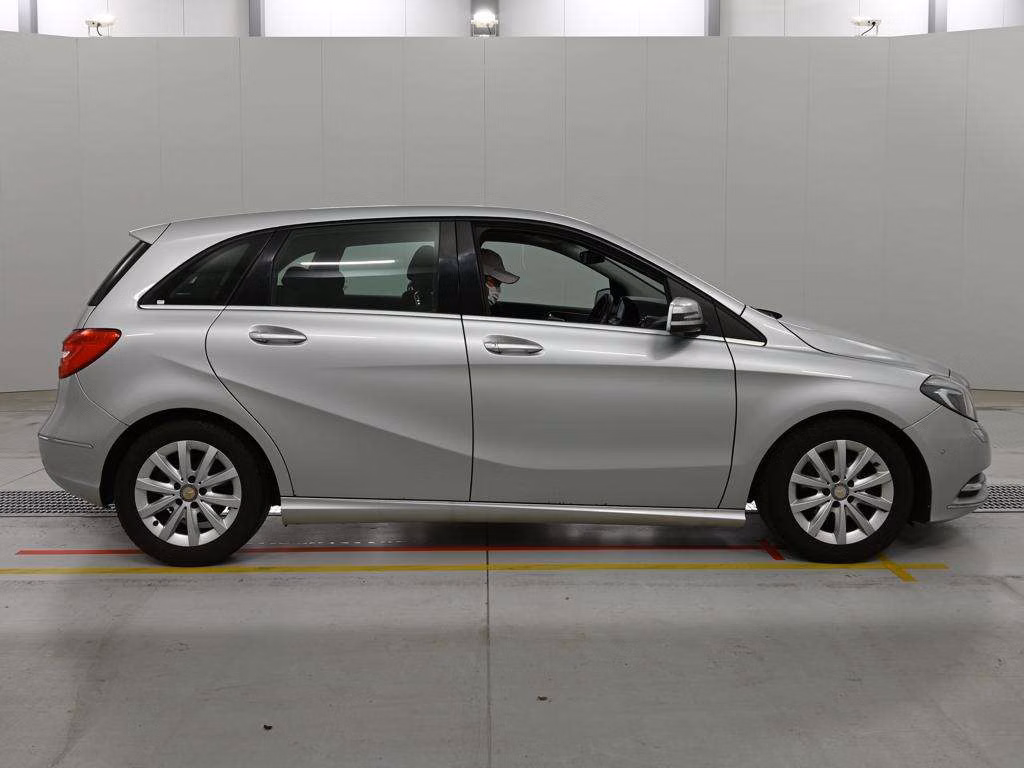 MERCEDES-BENZ B-CLASS