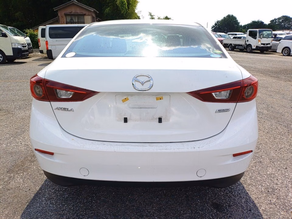 MAZDA AXELA