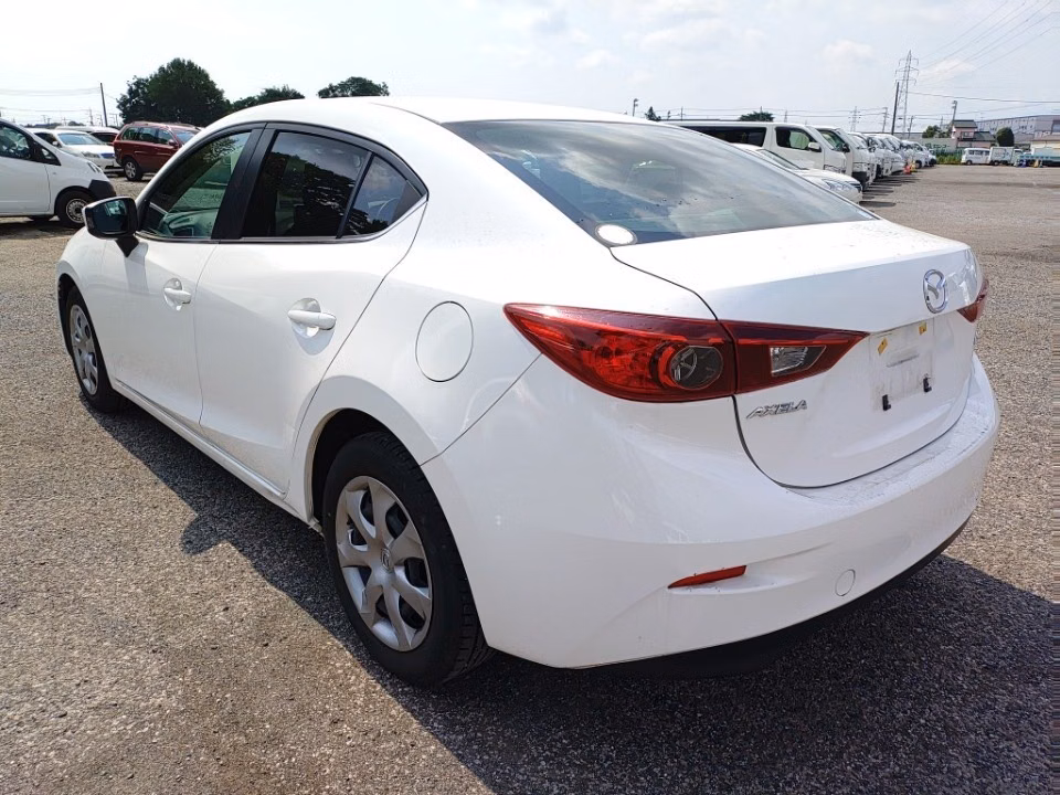 MAZDA AXELA