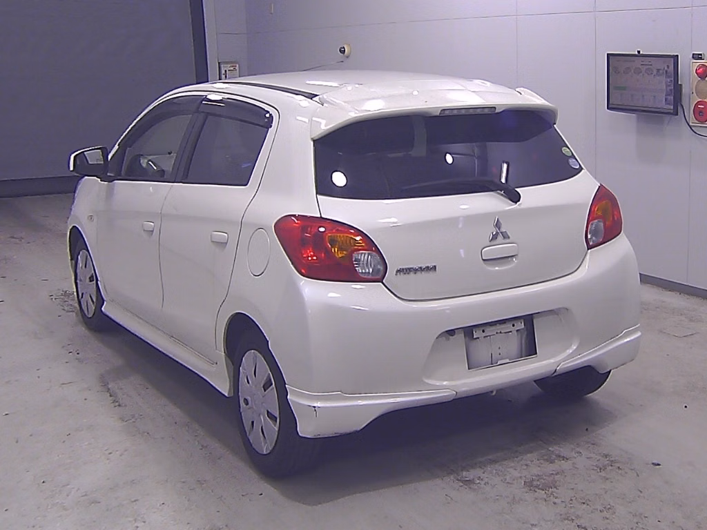 MITSUBISHI MIRAGE