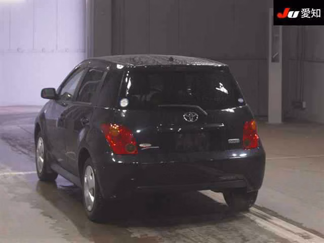 TOYOTA IST
