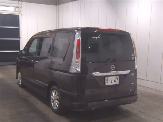 NISSAN SERENA