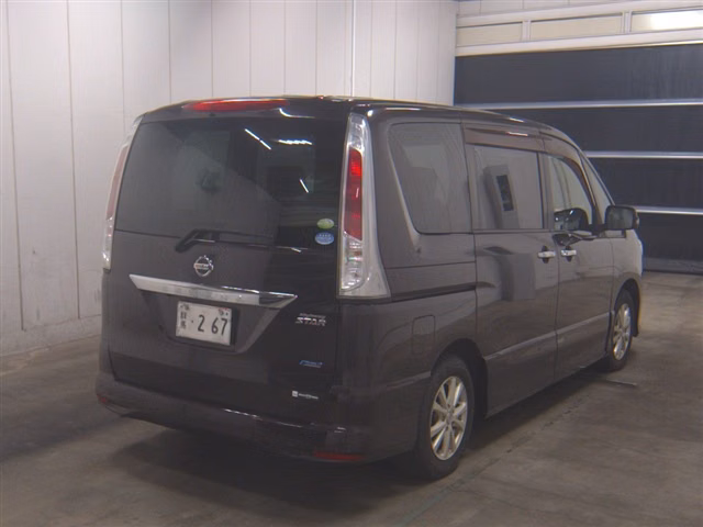 NISSAN SERENA