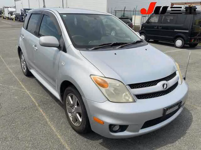 TOYOTA IST