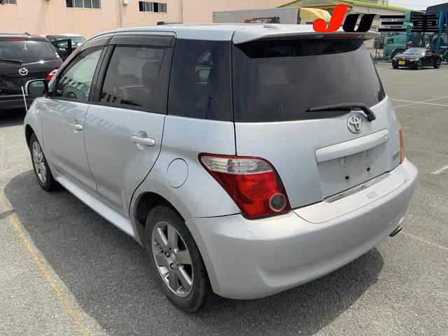 TOYOTA IST