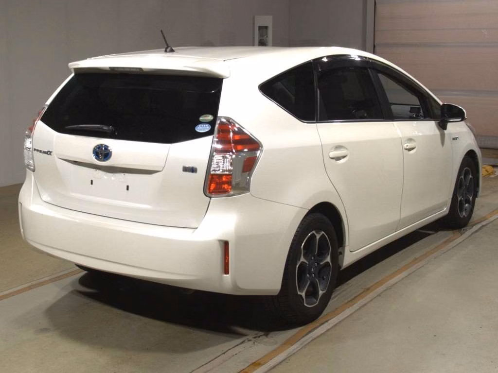 TOYOTA PRIUS ALPHA