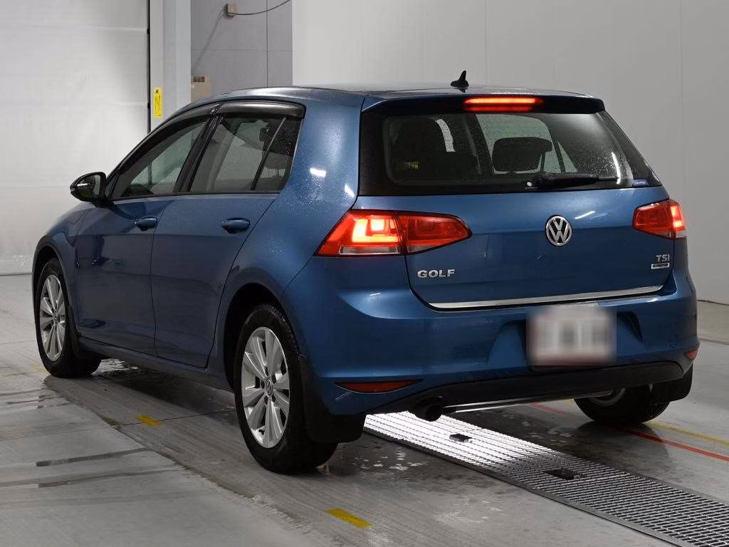 VOLKSWAGEN GOLF