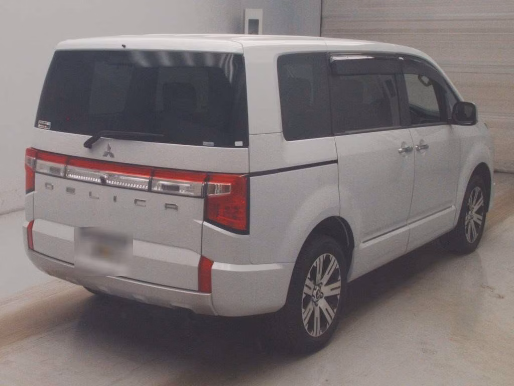 MITSUBISHI DELICA D:5