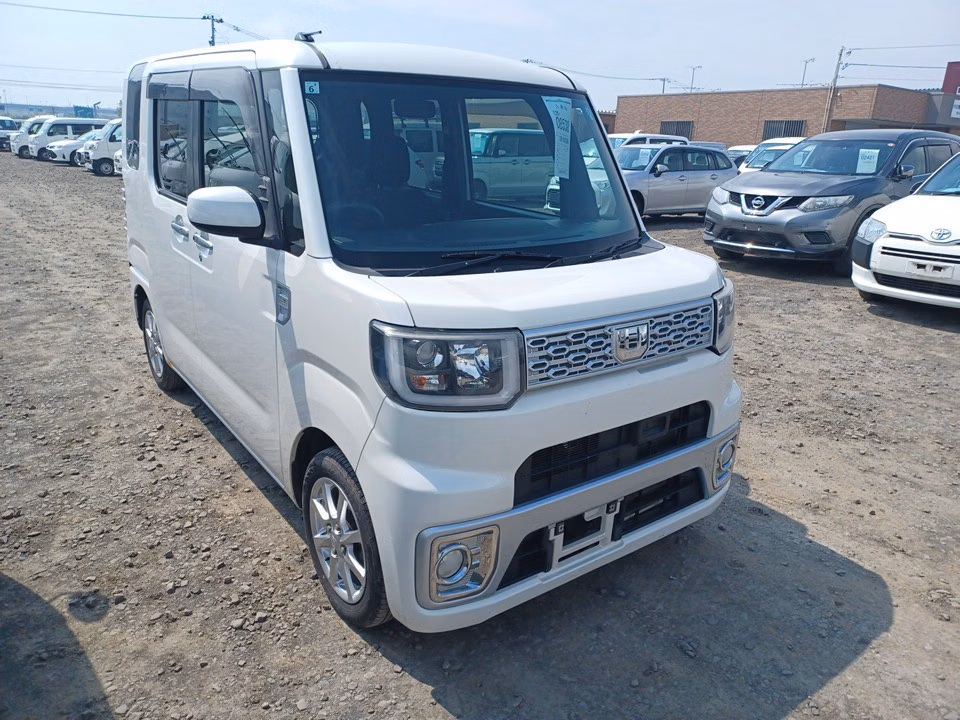 DAIHATSU WAKE