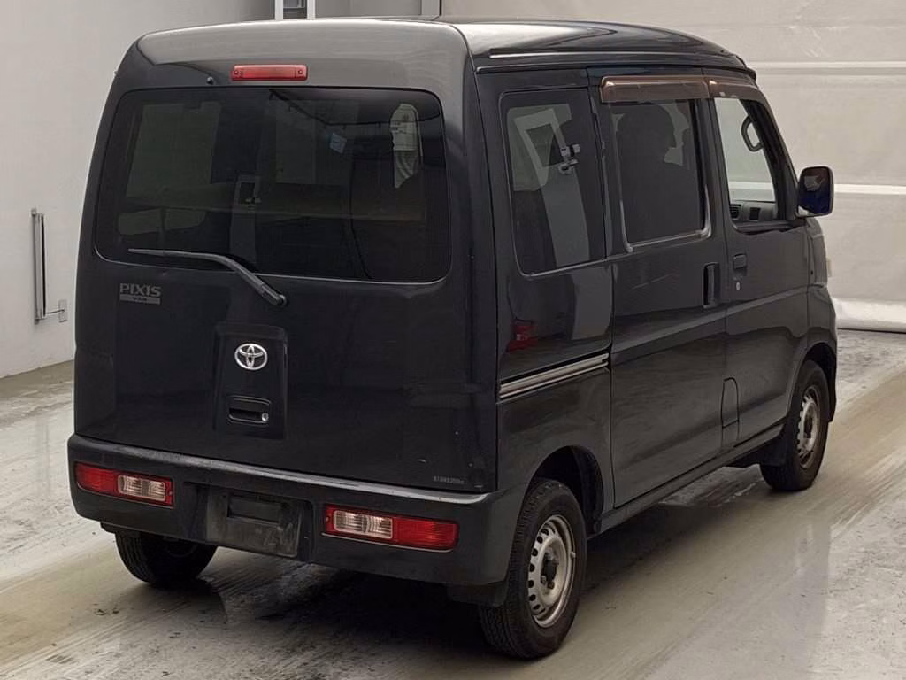 TOYOTA PIXIS VAN