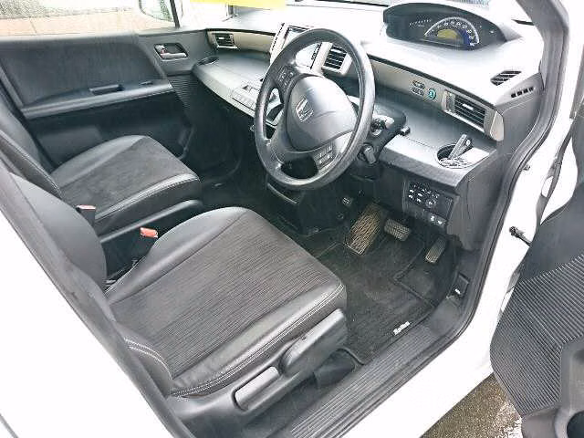 HONDA FREED SPIKE
