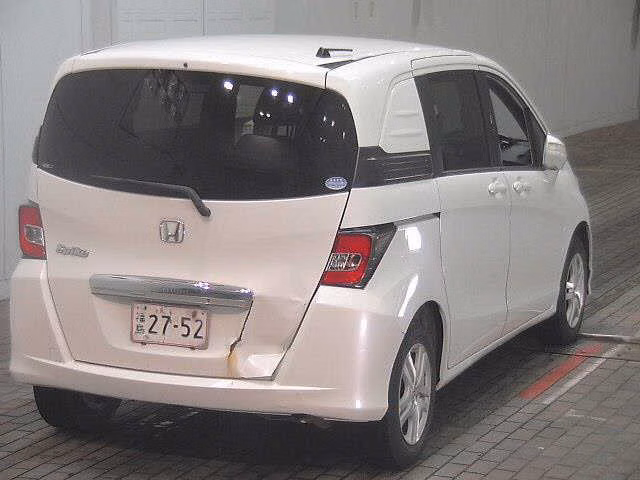 HONDA FREED SPIKE