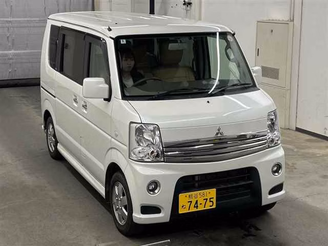 MITSUBISHI TOWN BOX