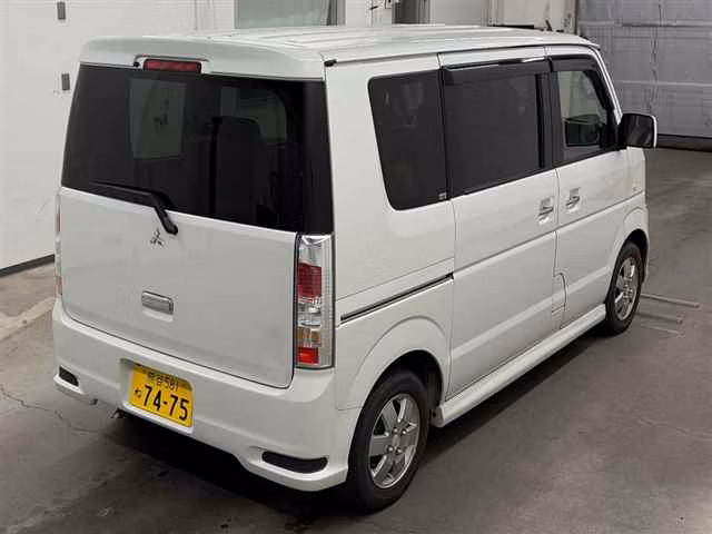 MITSUBISHI TOWN BOX