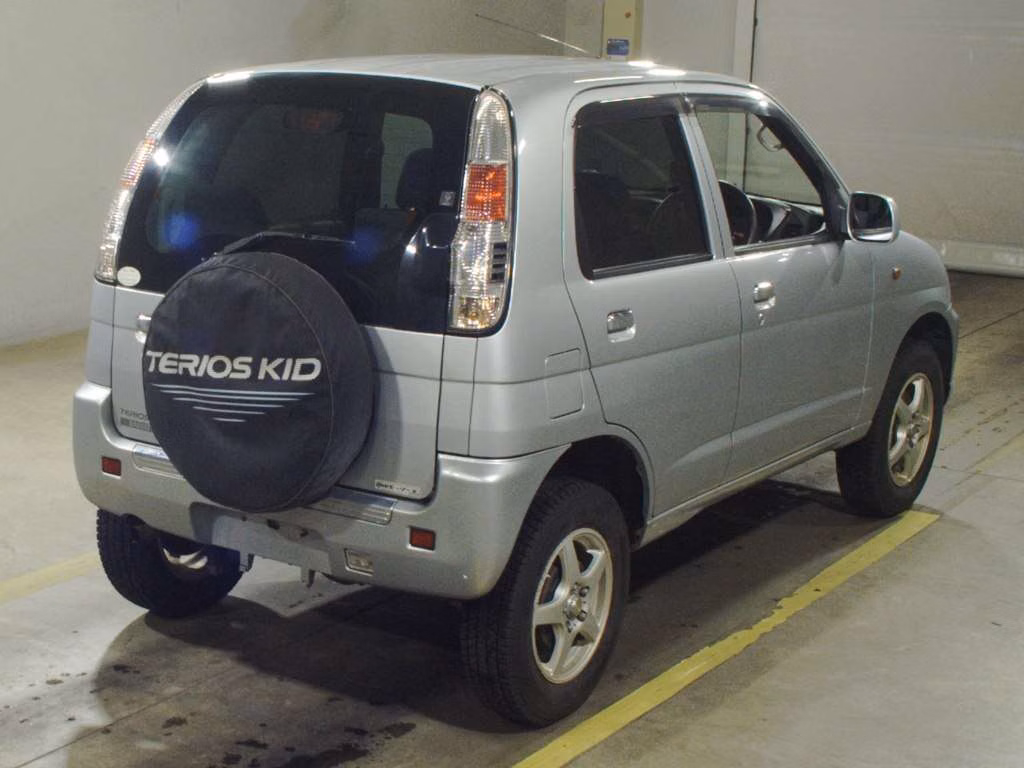 DAIHATSU TERIOS KID