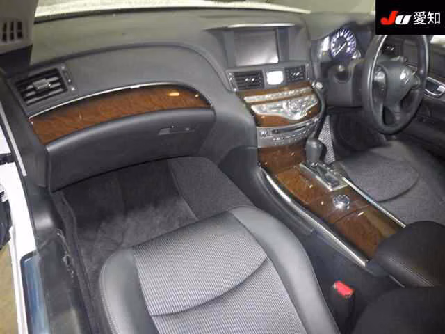 NISSAN FUGA