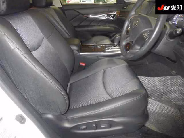 NISSAN FUGA
